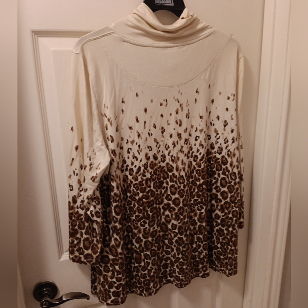 Womens Multiples Stretchy Comfy Long Sleeve Cheetah Print Button Detail XL - Picture 4 of 6